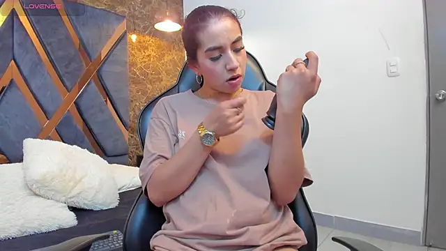 Snapshot of Vittoria_Conti_ chatting on 11/07/25, 05:17 Vittoria Conti online show from 11/07/25, 05:17