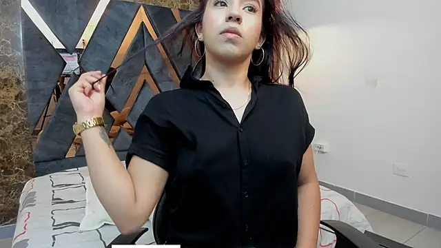 Snapshot of Vittoria_Conti_ chatting on 11/23/25, 01:32 Vittoria Conti online show from 11/23/25, 01:32