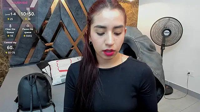 Snapshot of Vittoria_Conti_ chatting on 04/17/26, 05:16 Vittoria Conti online show from 04/17/26, 05:16