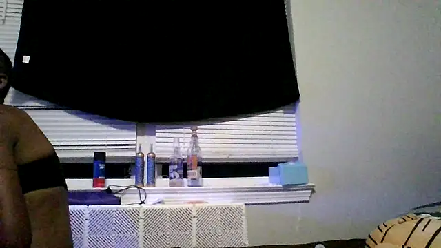 Snapshot of dezzidavill chatting on 07/05/26, 04:19 dezzidavill online show from 07/05/26, 04:19