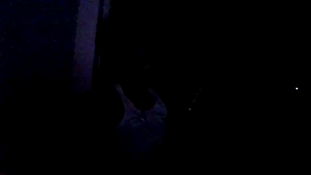 Snapshot of dezzidavill chatting on 06/20/26, 01:21 dezzidavill online show from 06/20/26, 01:21
