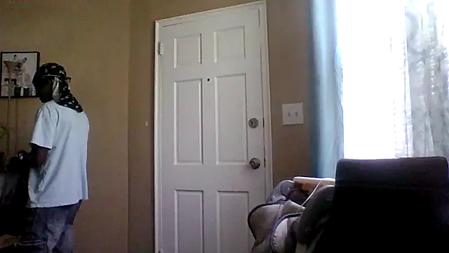 Snapshot of dezzidavill chatting on 07/13/26, 02:38 dezzidavill online show from 07/13/26, 02:38