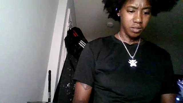 Snapshot of dezzidavill chatting on 06/18/26, 12:10 dezzidavill online show from 06/18/26, 12:10