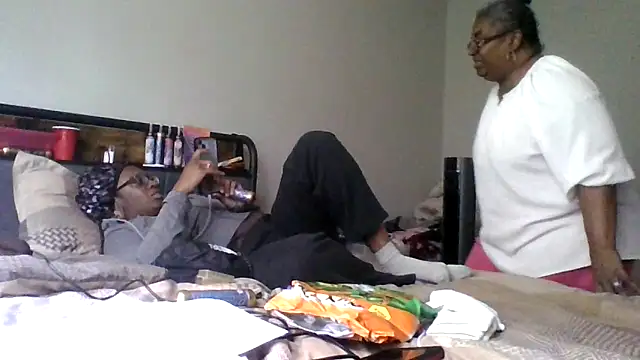 dezzidavill online show from 04/28/26, 01:48