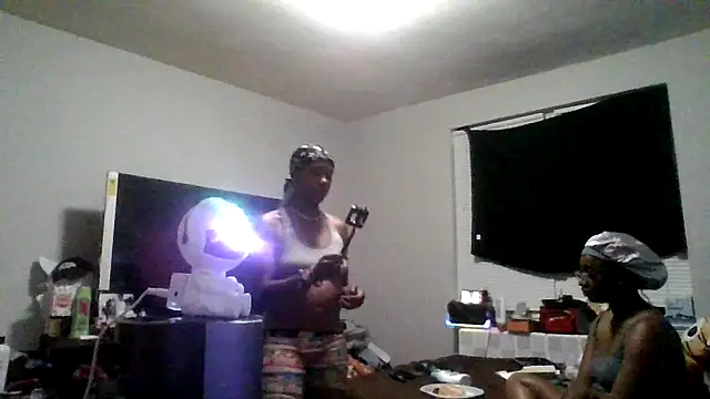 Snapshot of dezzidavill chatting on 07/06/26, 04:30 dezzidavill online show from 07/06/26, 04:30
