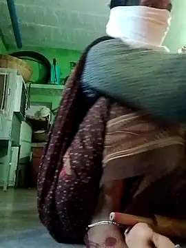 Snapshot of nainshilodhi28 chatting on 10/12/25, 02:35 nainshilodhi28 online show from 10/12/25, 02:35