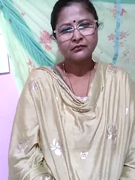 Snapshot of naina5 chatting on 10/11/25, 12:06 naina5 online show from 10/11/25, 12:06