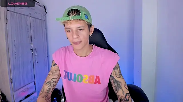 tylernova online show from 04/15/26, 04:07