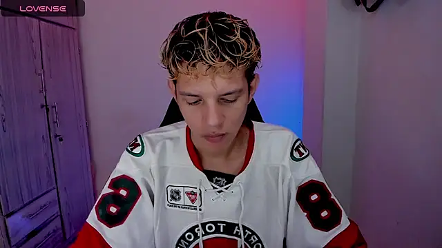 tylernova online show from 04/04/26, 03:35