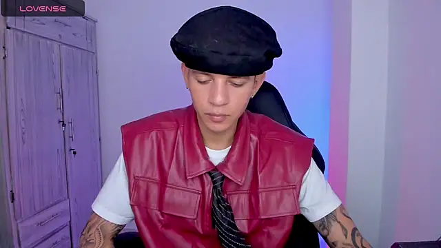 Snapshot of tylernova chatting on 05/18/26, 04:07 tylernova online show from 05/18/26, 04:07