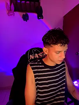 tylernova online show from 10/17/25, 03:32