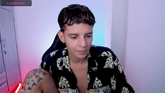 Snapshot of tylernova chatting on 04/28/26, 03:44 tylernova online show from 04/28/26, 03:44