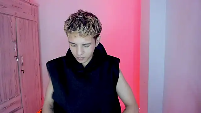 tylernova online show from 02/15/26, 04:02