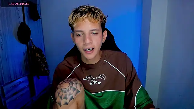 tylernova online show from 03/22/26, 03:21