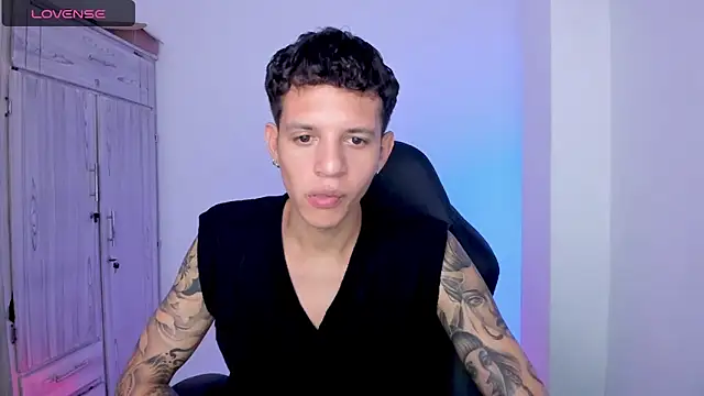 Snapshot of tylernova chatting on 05/21/26, 02:53 tylernova online show from 05/21/26, 02:53