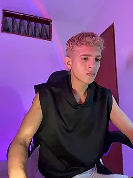 tylernova online show from 11/08/25, 03:43