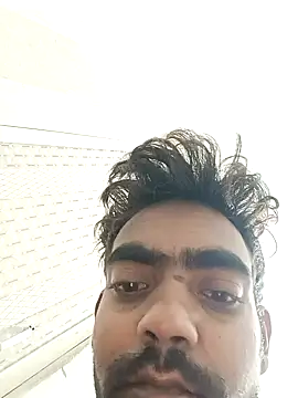 Snapshot of ShowedWringer chatting on 10/29/25, 01:59 ShowedWringer online show from 10/29/25, 01:59