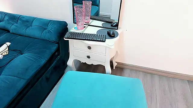 KassMonroe online show from 12/17/25, 08:14