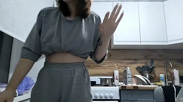 LUNA KLEIN online show from 10/20/25, 05:13