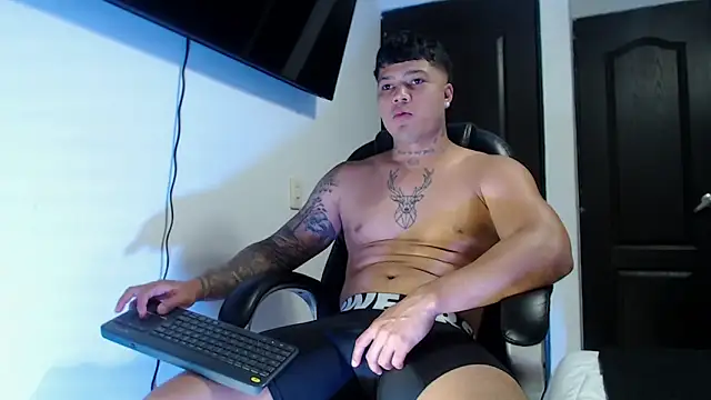 Boyhot 00 online show from 11/06/25, 02:48