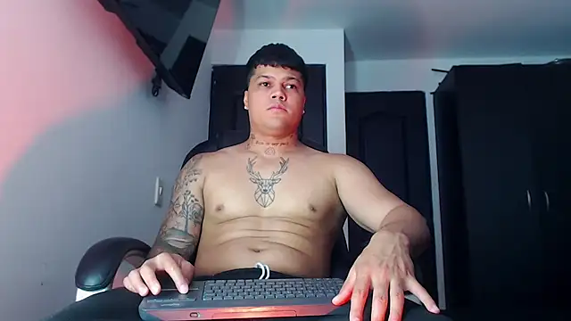 Boyhot 00 online show from 10/13/25, 07:26