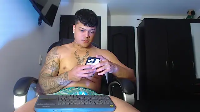 Boyhot 00 online show from 10/14/25, 05:57