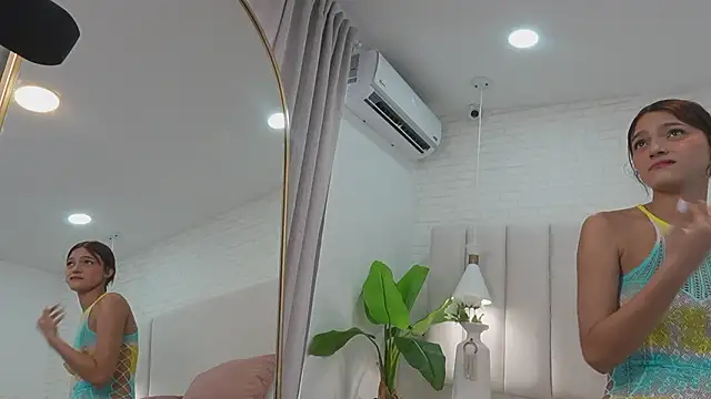 nina gb online show from 03/24/26, 08:53