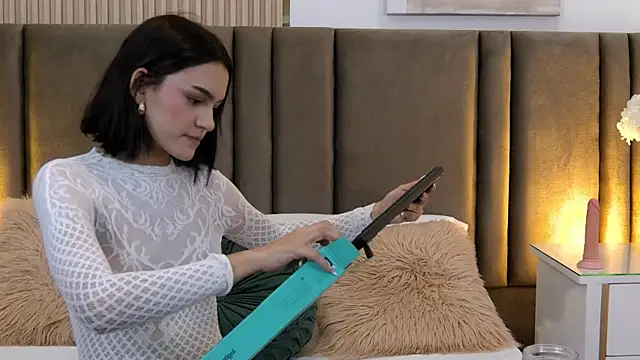 Snapshot of nina_gb chatting on 02/21/26, 08:22 nina gb online show from 02/21/26, 08:22