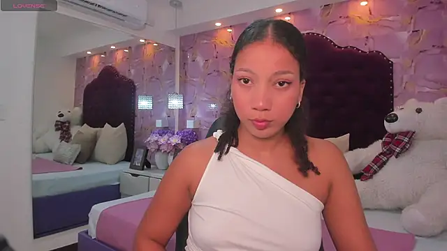 cloe 555 online show from 10/28/25, 10:09