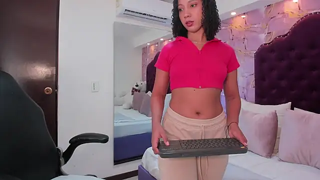 cloe 555 online show from 12/15/25, 10:15