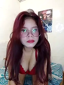 Snapshot of Redheadqueen chatting on 10/19/25, 03:20 Redheadqueen online show from 10/19/25, 03:20