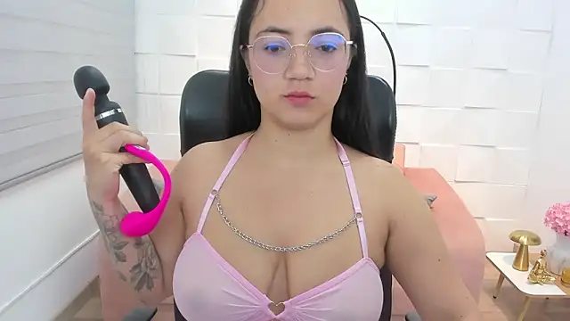 Sasha Grace online show from 06/03/26, 01:23