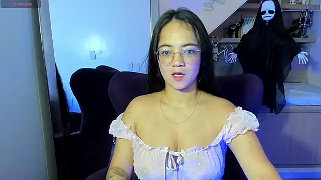 Sasha Grace online show from 10/18/25, 01:02