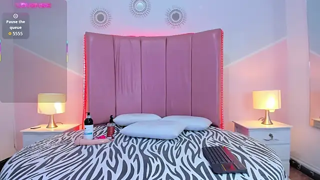 Foxy Kylie online show from 11/30/25, 01:12