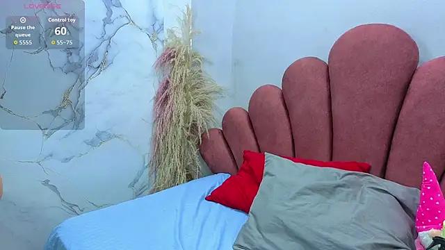 CHIARAJJONES online show from 11/26/25, 01:44