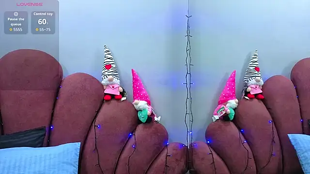 CHIARAJJONES online show from 11/30/25, 01:12