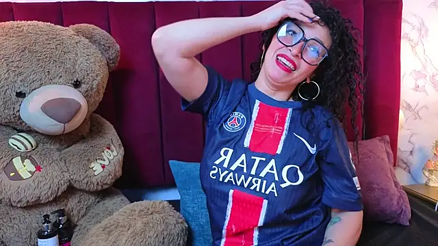CHIARAJJONES online show from 05/31/26, 12:11
