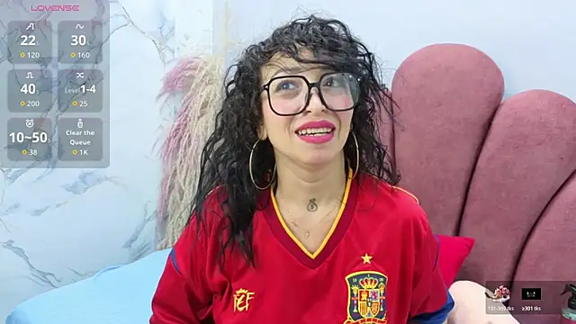 CHIARAJJONES online show from 11/12/25, 01:15