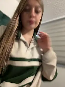   Lorelain   online show from 01/09/26, 09:44