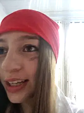   Lorelain   online show from 10/23/25, 09:13