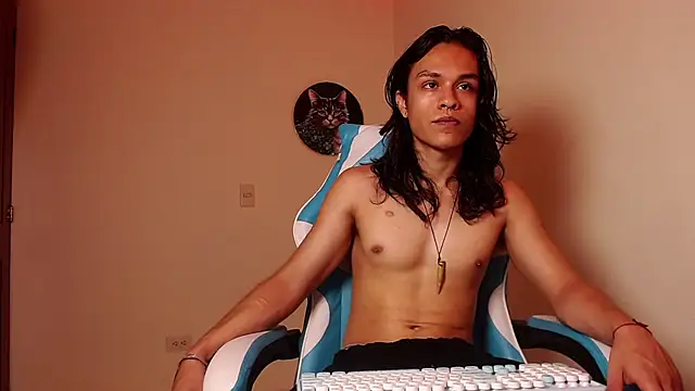 tom 1945 online show from 10/23/25, 04:11