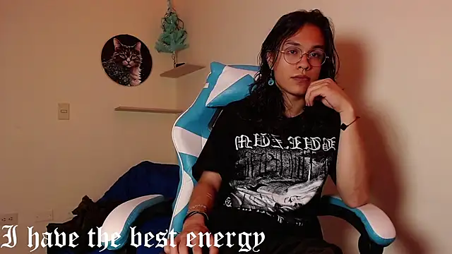 tom 1945 online show from 12/19/25, 05:32