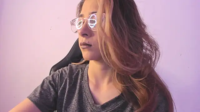 Sara Roades online show from 11/12/25, 07:51