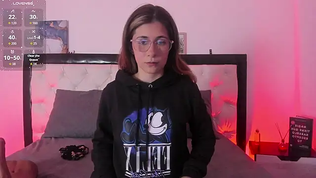 Sara Roades online show from 10/27/25, 07:26