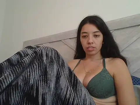 Snapshot of Lucysweets chatting on 10/10/25, 05:47 Lucysweets online show from 10/10/25, 05:47