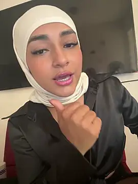 Snapshot of CelestSkyy chatting on 10/18/25, 08:00 CelestSkyy online show from 10/18/25, 08:00