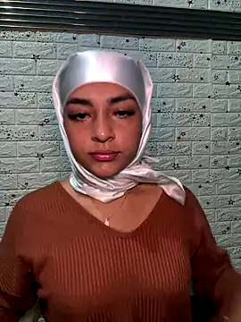 Snapshot of CelestSkyy chatting on 10/25/25, 12:10 CelestSkyy online show from 10/25/25, 12:10