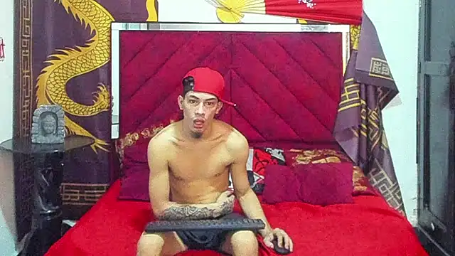 Snapshot of Pride_couple chatting on 01/07/26, 11:32 Pride couple online show from 01/07/26, 11:32