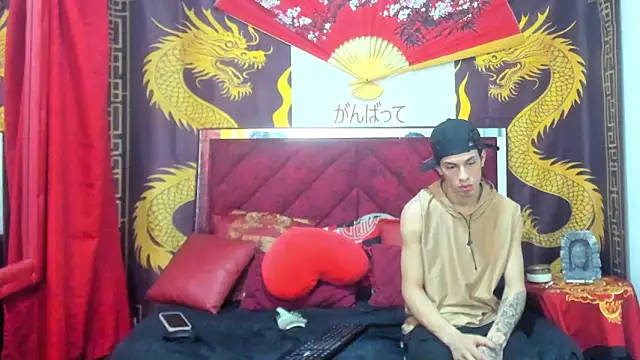 Snapshot of Pride_couple chatting on 02/14/26, 11:27 Pride couple online show from 02/14/26, 11:27