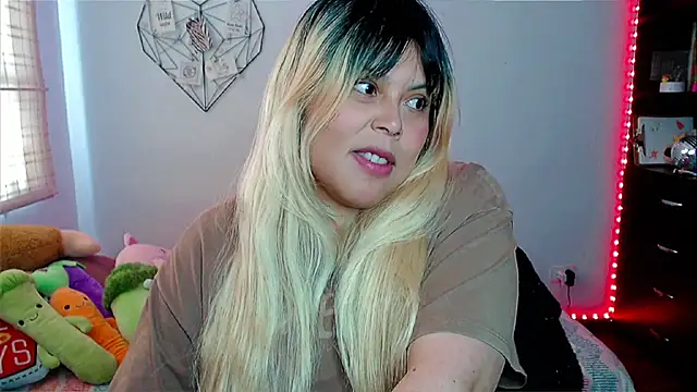 EllieMoonX online show from 11/13/25, 04:00